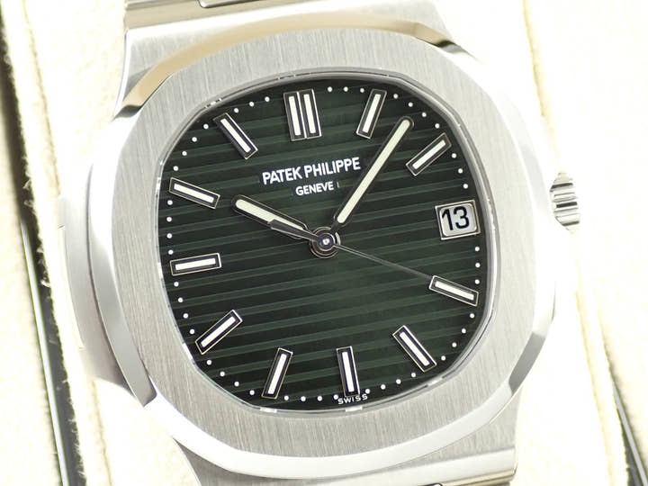 パテックフィリップ ノーチラス Ref.5711/1A-014 ステンレススチール グリーン文字盤