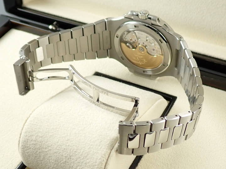 パテックフィリップ ノーチラス Ref.5711/1A-014 ステンレススチール グリーン文字盤