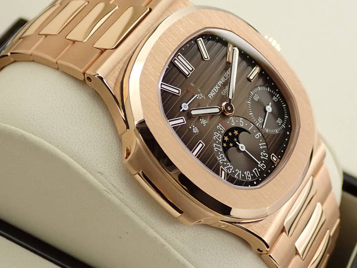 パテックフィリップ ノーチラス Ref.5712/1R-001 ローズゴールド ブラウン ソレイユ文字盤