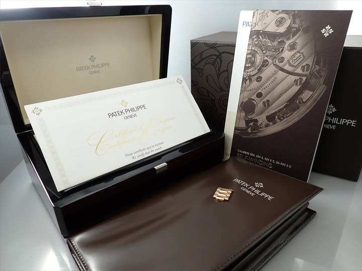 パテックフィリップ ノーチラス Ref.7118/1200R-010 ローズゴールド ゴールドオパーリン文字盤