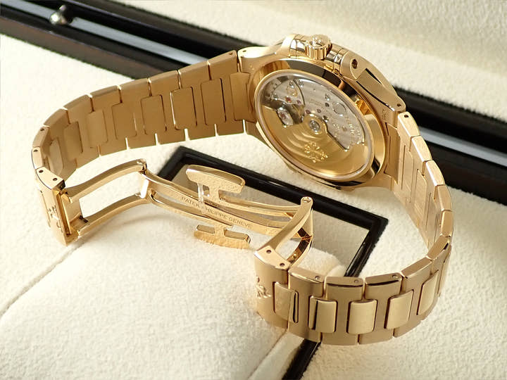 パテックフィリップ ノーチラス Ref.7118/1200R-010 ローズゴールド ゴールドオパーリン文字盤