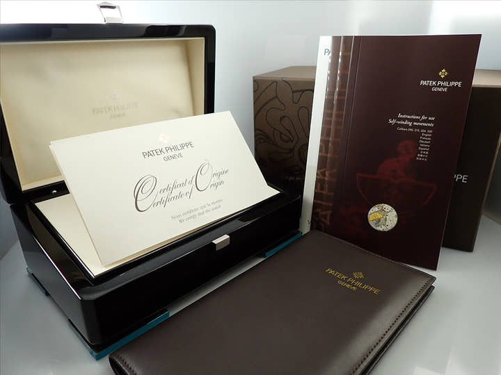 パテックフィリップ ノーチラス Ref.5713/1G-001 ホワイトゴールド ブルー文字盤