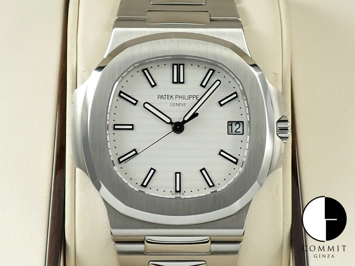 パテックフィリップ ノーチラス Ref.5711/1A-011 ステンレススチール ホワイト文字盤