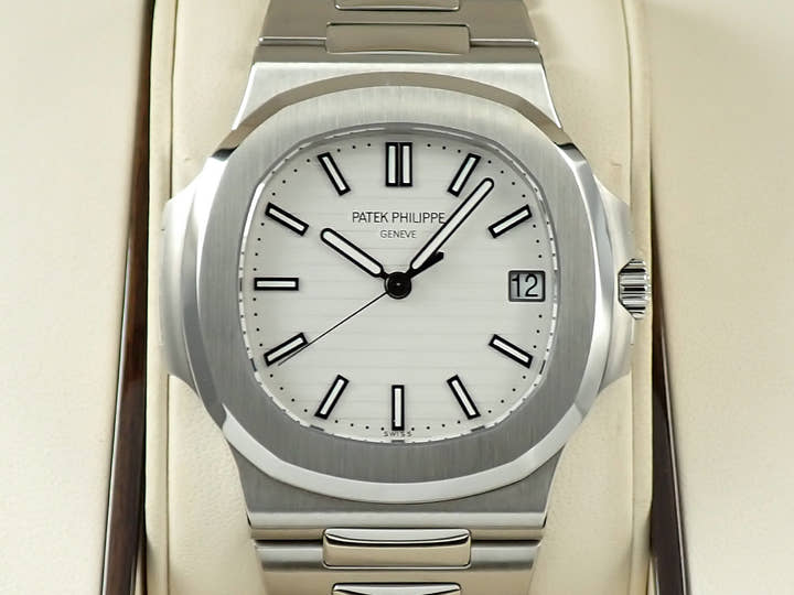パテックフィリップ ノーチラス Ref.5711/1A-011 ステンレススチール ホワイト文字盤