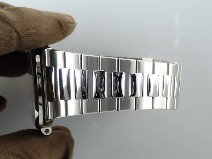 パテックフィリップ ノーチラス Ref.5711/1A-011 ステンレススチール ホワイト文字盤