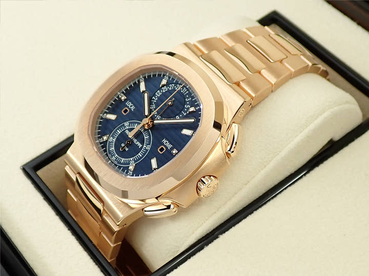 パテックフィリップ ノーチラス トラベルタイム クロノグラフ Ref.5990/1R-001 ローズゴールド ブルーソレイユ文字盤