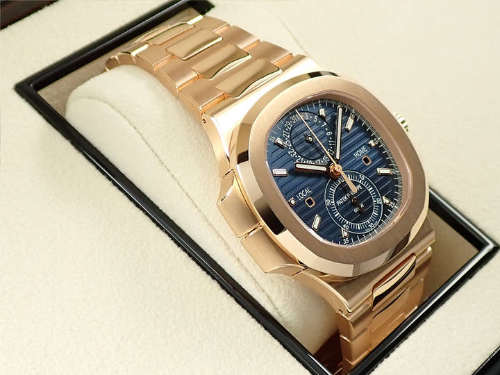 パテックフィリップ ノーチラス トラベルタイム クロノグラフ Ref.5990/1R-001 ローズゴールド ブルーソレイユ文字盤