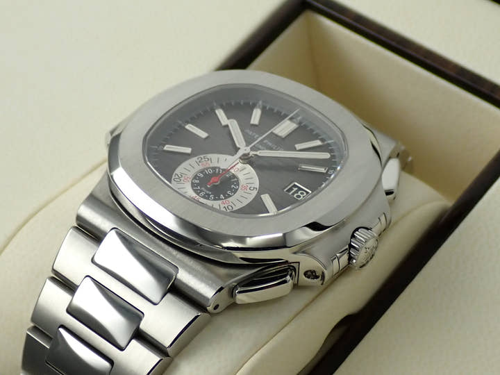 パテックフィリップ ノーチラス クロノグラフ Ref.5980/1A-014 ステンレススチール ブラック文字盤