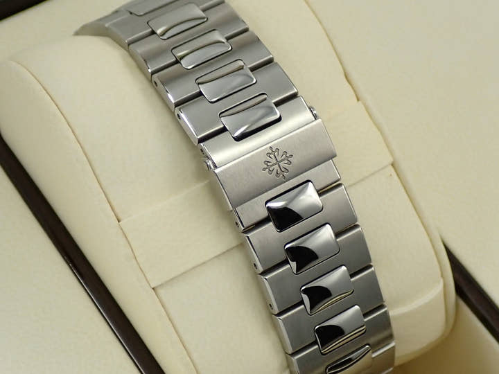 パテックフィリップ ノーチラス クロノグラフ Ref.5980/1A-014 ステンレススチール ブラック文字盤