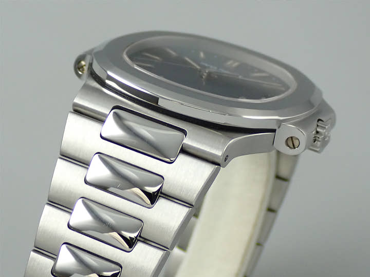 Patek Philippe Nautilus <Warranty, Box, etc.>
