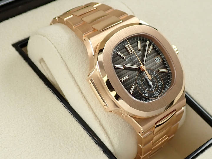 パテックフィリップ ノーチラス クロノグラフ Ref.5980/1R-001 ローズゴールド ブラックグラデーション文字盤