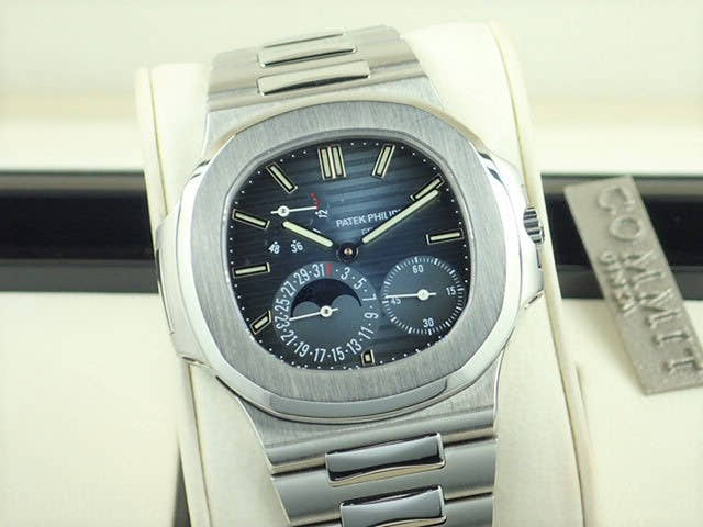 Patek Philippe Nautilus Ref.5712/1A-001 Black and Blue Dial Used nautilus-37