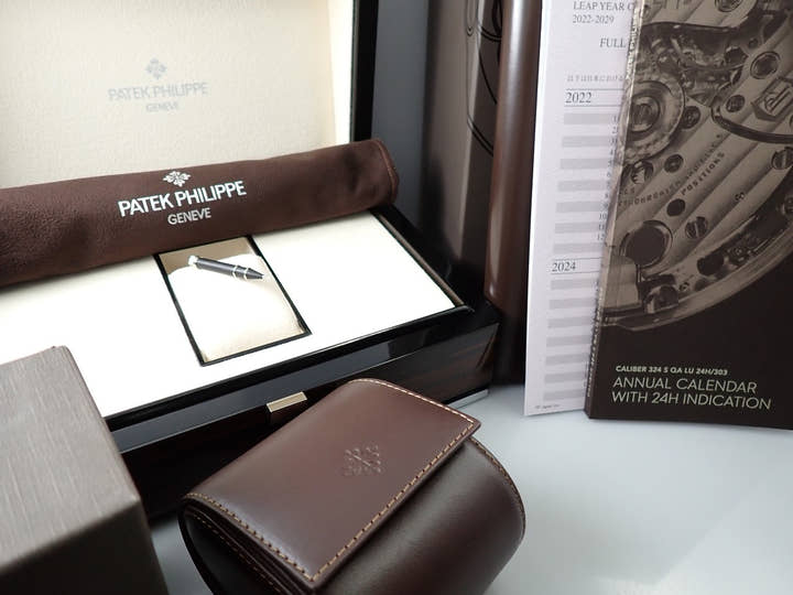 パテックフィリップ ノーチラス アニュアルカレンダー ムーンフェイズ Ref.5726/1A-014 ステンレススチール ブルー、ブラックグラデーション文字盤