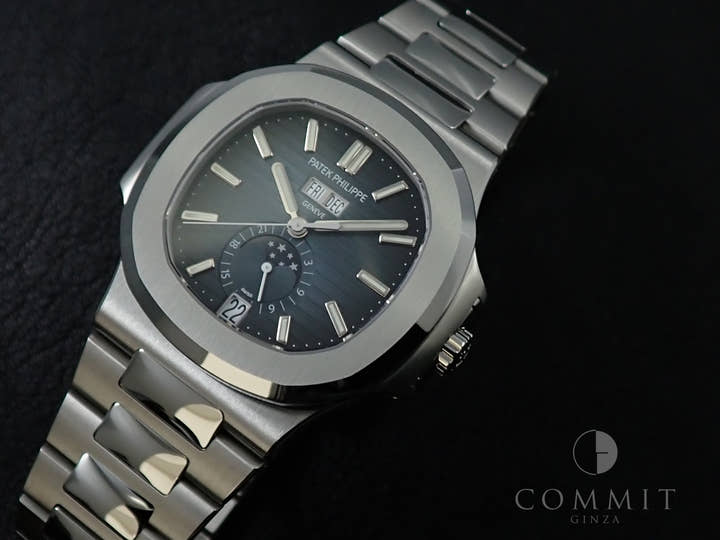 パテックフィリップ ノーチラス アニュアルカレンダー ムーンフェイズ Ref.5726/1A-014 ステンレススチール ブルー、ブラックグラデーション文字盤