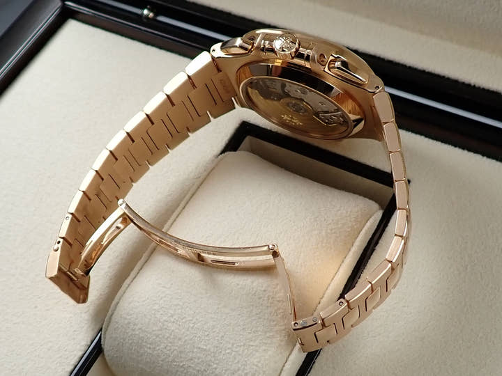 パテックフィリップ ノーチラス クロノグラフ Ref.5980/1R-001 ローズゴールド ブラックグラデーション文字盤