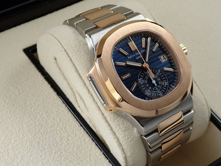 パテックフィリップ ノーチラス クロノグラフ Ref.5980/1AR-001 ステンレススチール/ローズゴールド ブルー文字盤