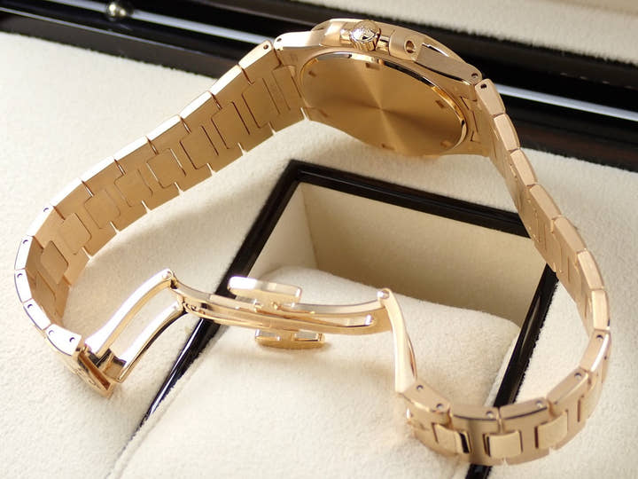 パテックフィリップ ノーチラス Ref.7010/1R-012 ローズゴールド ゴールデン・ブラウン文字盤