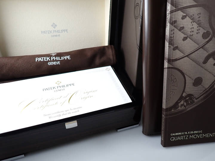 パテックフィリップ ノーチラス Ref.7010/1R-012 ローズゴールド ゴールデン・ブラウン文字盤