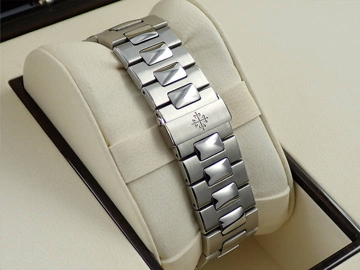 パテックフィリップ ノーチラス プチコンプリケーション Ref.5712/1A-001 ステンレススチール ブルー文字盤