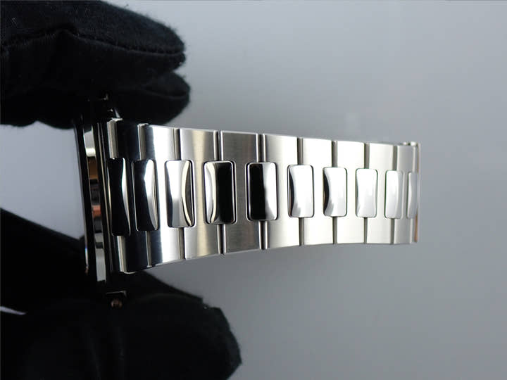 パテックフィリップ ノーチラス Ref.5711/1A-010 ステンレススチール ブルー文字盤