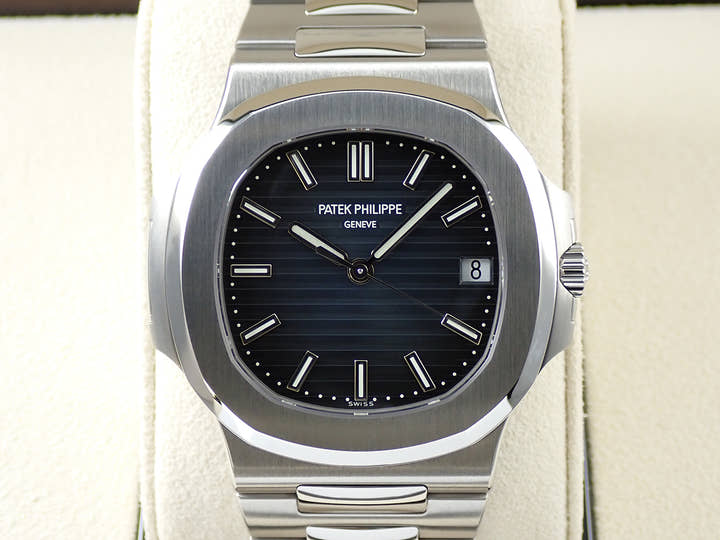 パテックフィリップ ノーチラス Ref.5711/1A-010 ステンレススチール ブルー文字盤