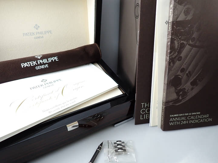 パテックフィリップ ノーチラス アニュアルカレンダー ムーンフェイズ Ref.5726/1A-014 ステンレススチール ブルー、ブラックグラデーション文字盤