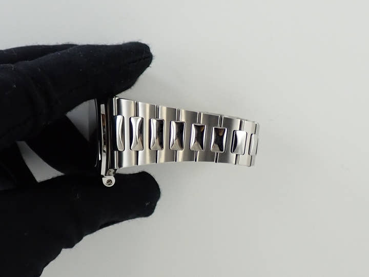 Patek Philippe Nautilus <Warranty, Box, etc.>