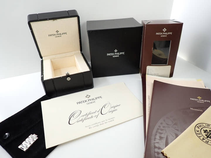 Patek Philippe Nautilus <Warranty, Box, etc.>