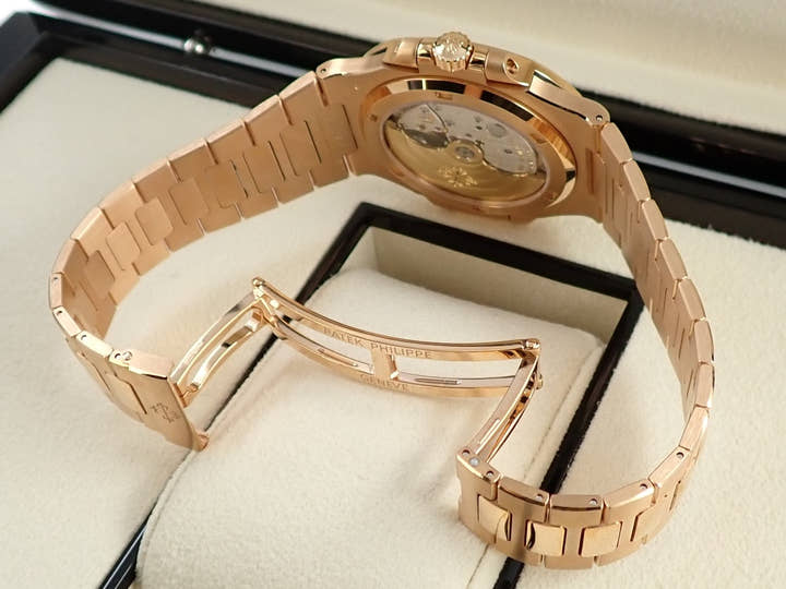 パテックフィリップ ノーチラス Ref.5711/1R-001 ローズゴールド ブラウン・ブラック・グラデーション文字盤