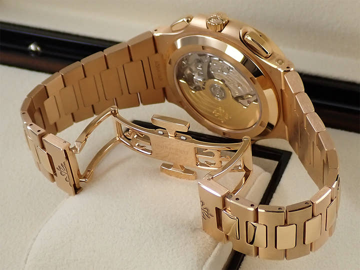 パテックフィリップ ノーチラス トラベルタイム クロノグラフ Ref.5990/1R-001 ローズゴールド ブルーソレイユ文字盤