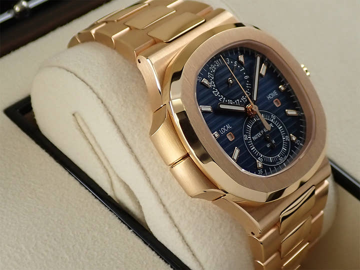 パテックフィリップ ノーチラス トラベルタイム クロノグラフ Ref.5990/1R-001 ローズゴールド ブルーソレイユ文字盤