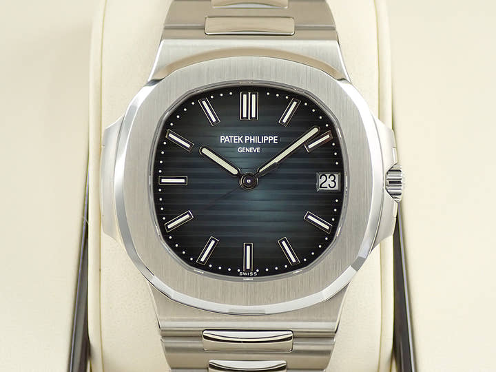 パテックフィリップ ノーチラス Ref.5711/1A-010 ステンレススチール ブルー文字盤