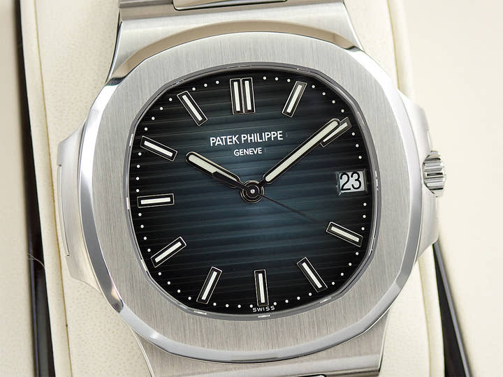パテックフィリップ ノーチラス Ref.5711/1A-010 ステンレススチール ブルー文字盤