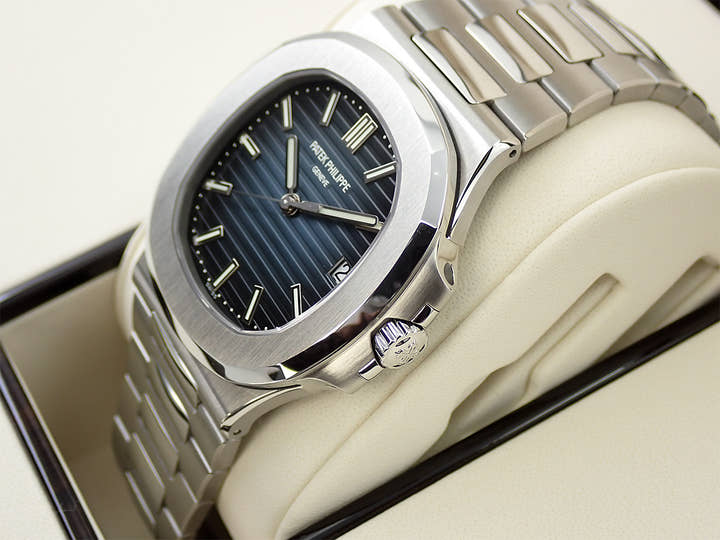パテックフィリップ ノーチラス Ref.5711/1A-010 ステンレススチール ブルー文字盤