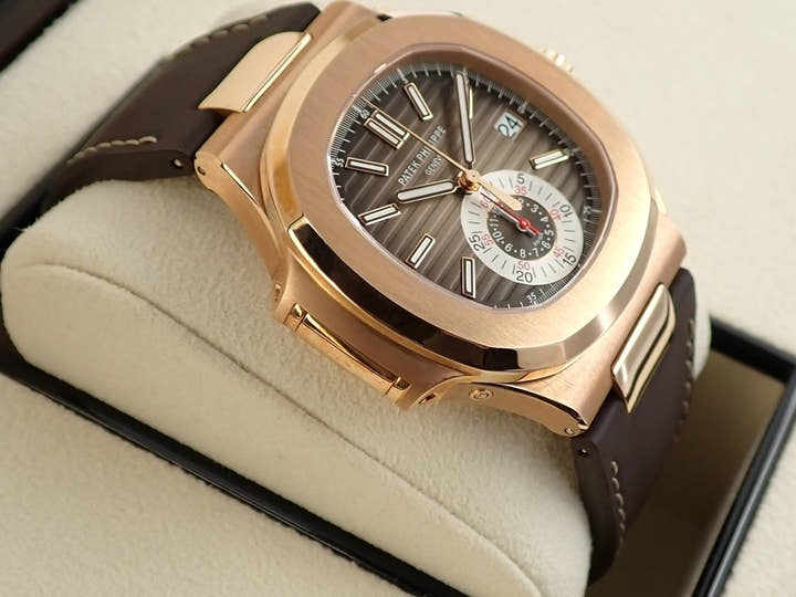 パテックフィリップ ノーチラス クロノグラフ Ref.5980R-001 ローズゴールド ブラウン文字盤