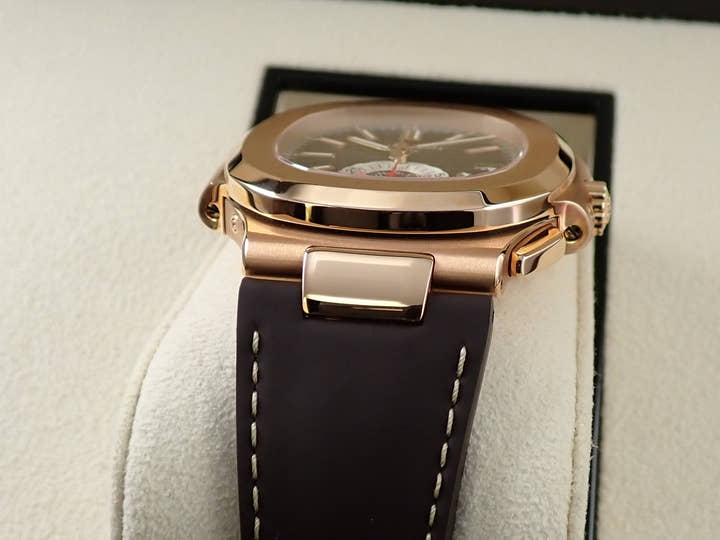 パテックフィリップ ノーチラス クロノグラフ Ref.5980R-001 ローズゴールド ブラウン文字盤