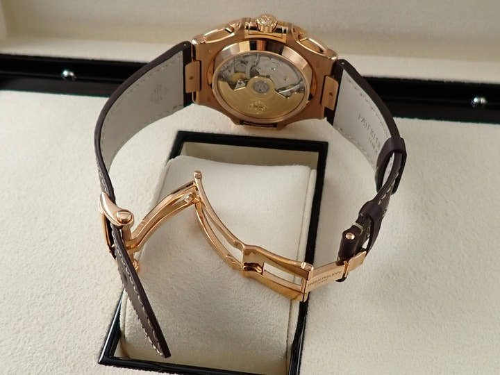 パテックフィリップ ノーチラス クロノグラフ Ref.5980R-001 ローズゴールド ブラウン文字盤