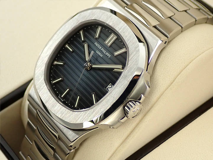 パテックフィリップ ノーチラス Ref.5711/1A-010 ステンレススチール ブルー文字盤
