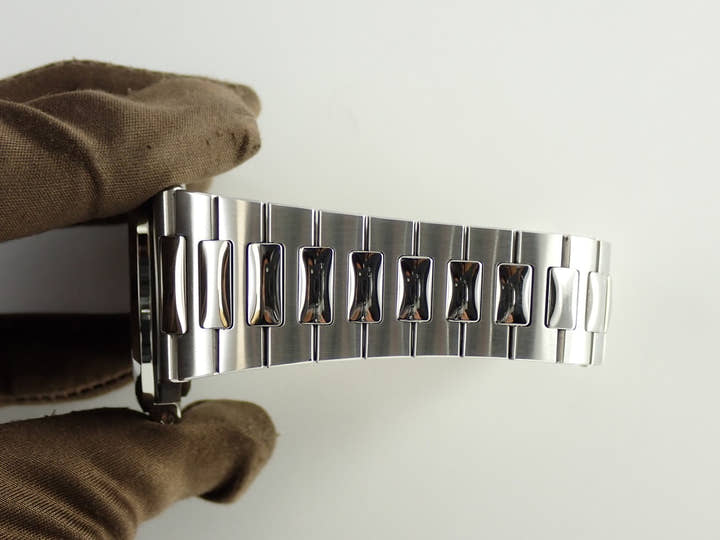 パテックフィリップ ノーチラス Ref.5711/1A-010 ステンレススチール ブルー文字盤