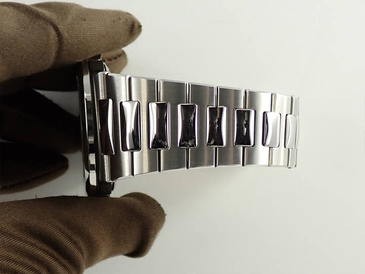 パテックフィリップ ノーチラス Ref.5711/1A-010 ステンレススチール ブルー文字盤