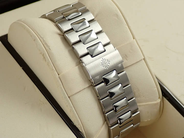 パテックフィリップ ノーチラス プチコンプリケーション Ref.5712/1A-001 ステンレススチール ブルー文字盤