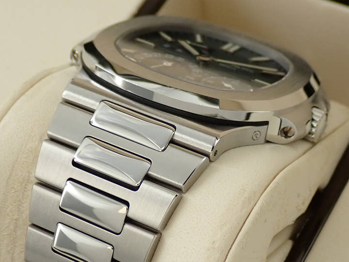 パテックフィリップ ノーチラス プチコンプリケーション Ref.5712/1A-001 ステンレススチール ブルー文字盤