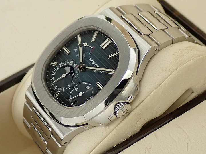 パテックフィリップ ノーチラス プチコンプリケーション Ref.5712/1A-001 ステンレススチール ブルー文字盤