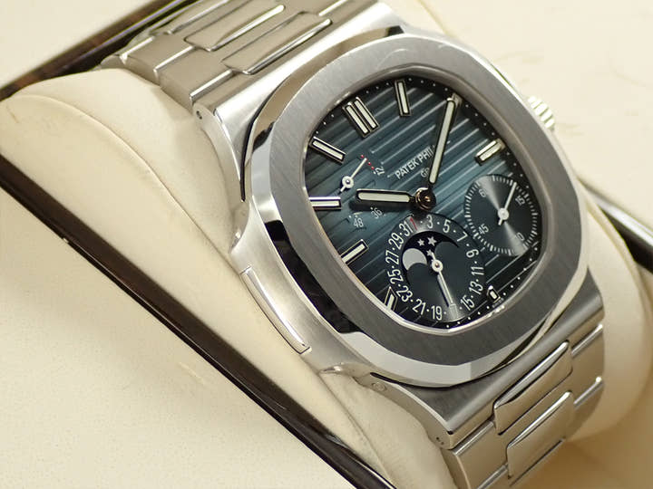 パテックフィリップ ノーチラス プチコンプリケーション Ref.5712/1A-001 ステンレススチール ブルー文字盤