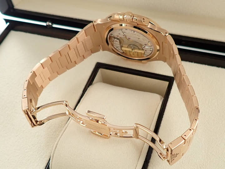 パテックフィリップ ノーチラス Ref.5712/1R-001 ローズゴールド ブラウン ソレイユ文字盤