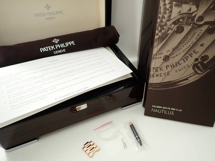 パテックフィリップ ノーチラス Ref.5712/1R-001 ローズゴールド ブラウン ソレイユ文字盤