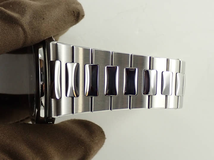 パテックフィリップ ノーチラス プチコンプリケーション Ref.5712/1A-001 ステンレススチール ブルー文字盤