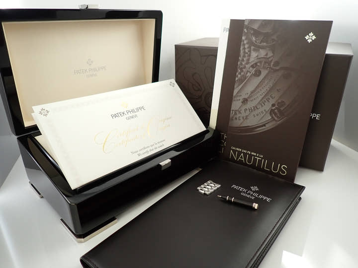 パテックフィリップ ノーチラス プチコンプリケーション Ref.5712/1A-001 ステンレススチール ブルー文字盤