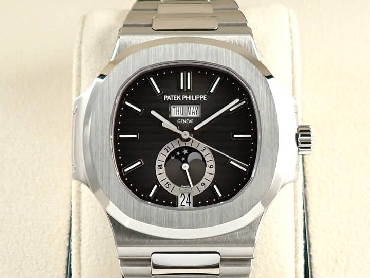 パテックフィリップ ノーチラス アニュアルカレンダー ムーンフェイズ Ref.5726/1A-001 ステンレススチール ブラック・グラデーション文字盤