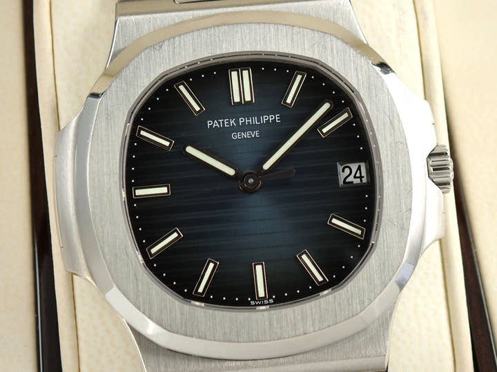 パテックフィリップ ノーチラス Ref.5711/1A-010 ステンレススチール ブルー文字盤